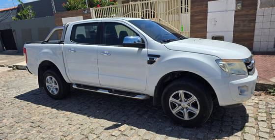 FORD RANGER 2.5 XLT 4X2 CD 16V FLEX 4P MANUAL FORD RANGER 2.5 XLT 4X2 CD 16V FLEX 4P MANUAL